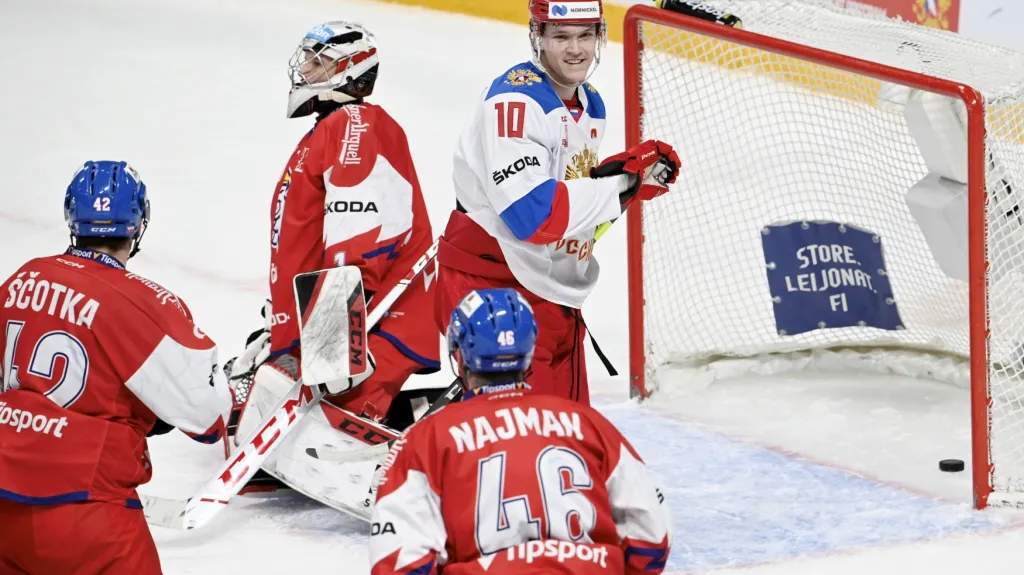 Dmitrij Voronkov skóruje proti české reprezentaci