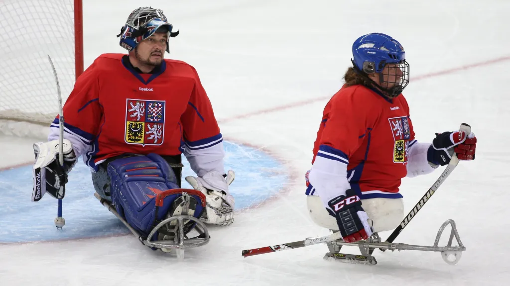 Čeští sledge hokejisté přiletěli z naganského turnaje, skončili třetí ze čtyř