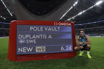 Armand Duplantis překonal v Sia-menu světový rekord