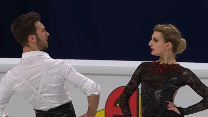 Vítězný krátký tanec Papadakisové se Cizeronem