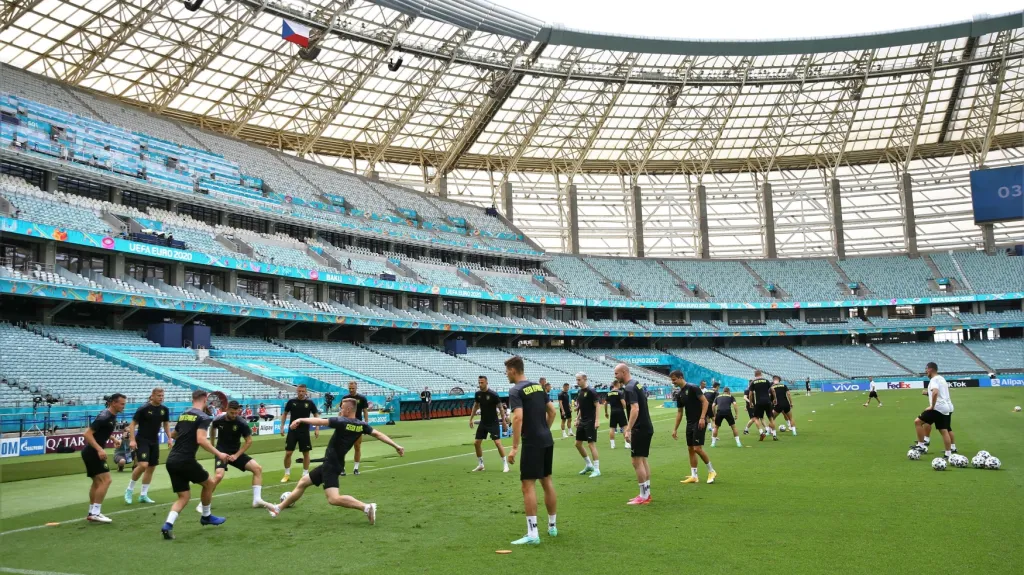 Čeští fotbalisté trénují v Baku