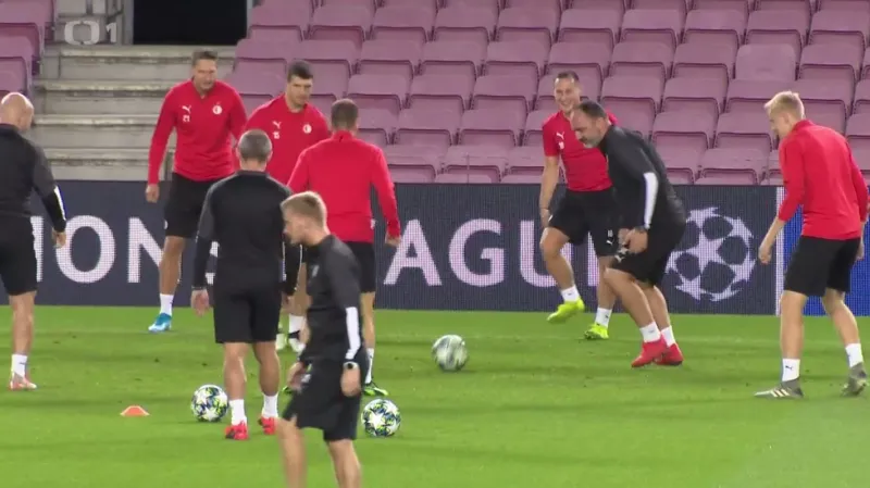 Souček se těší na start na Camp Nou. Trpišovský chce další velký výkon