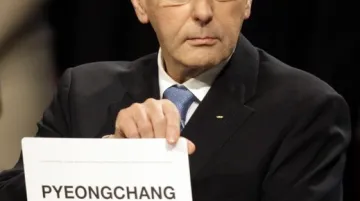 Šéf MOV Jacques Rogge se jménem vítěze