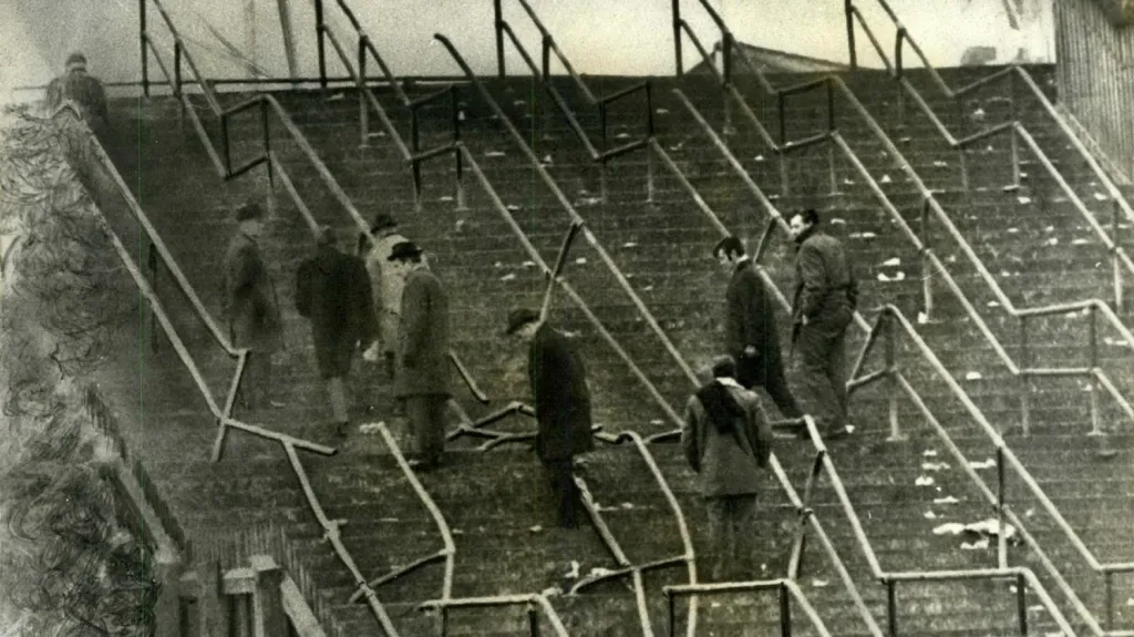 Zničené schodiště na stadionu Ibrox Park