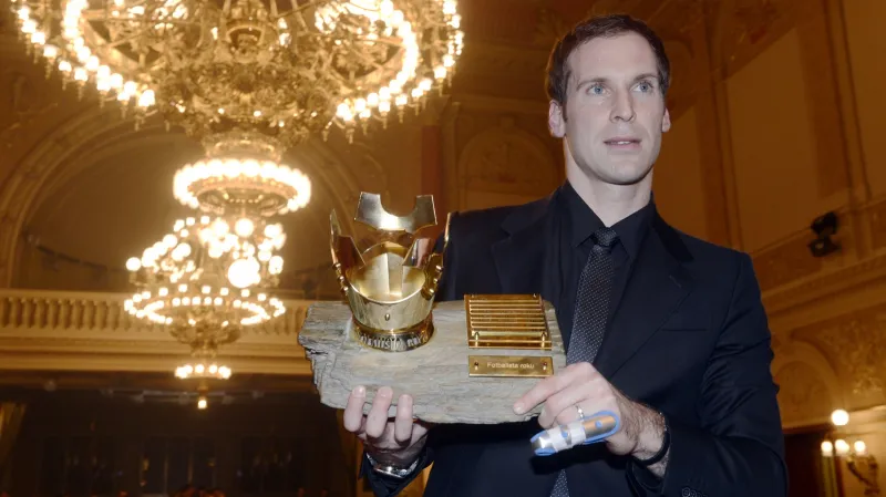 Čech může získat rekordní devátý titul Fotbalista roku