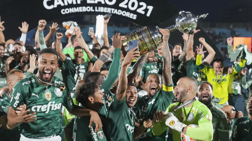 Fotbalisté Palmeiras s Pohárem osvoboditelů