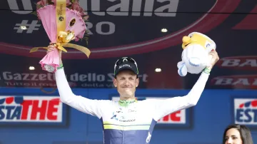 Pieter Weening slaví na pódiu své etapové vítězství