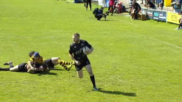 Parádní přihrávka v kontaktu a první pětka Tatry Smíchov s úspěšnou konverzí