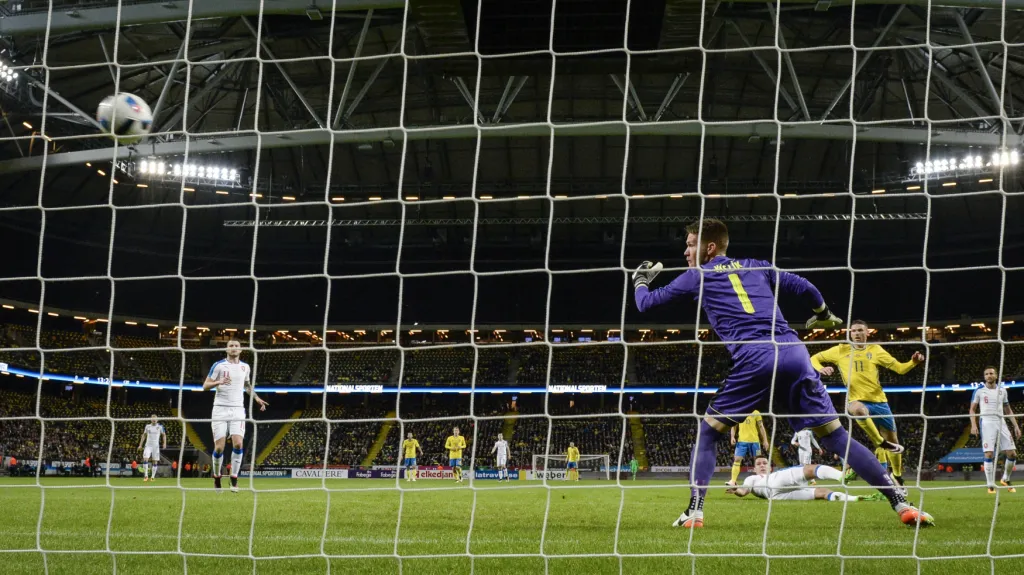 Tomáš Vaclík v zápase ve Švédsku