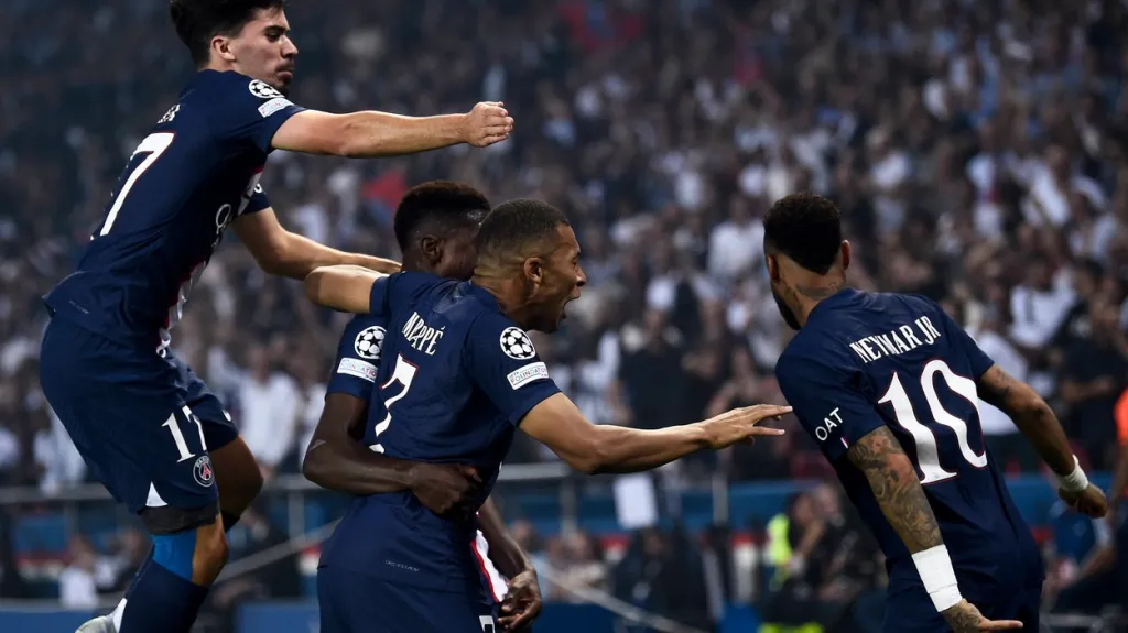 Slavící fotbalisté PSG