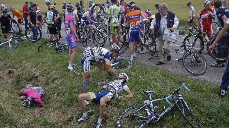 Hromadný pád na Tour de France