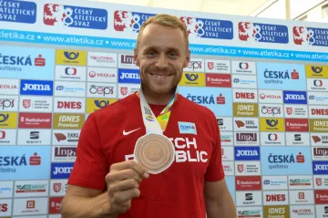 Jakub Vadlejch s bronzem z MS
