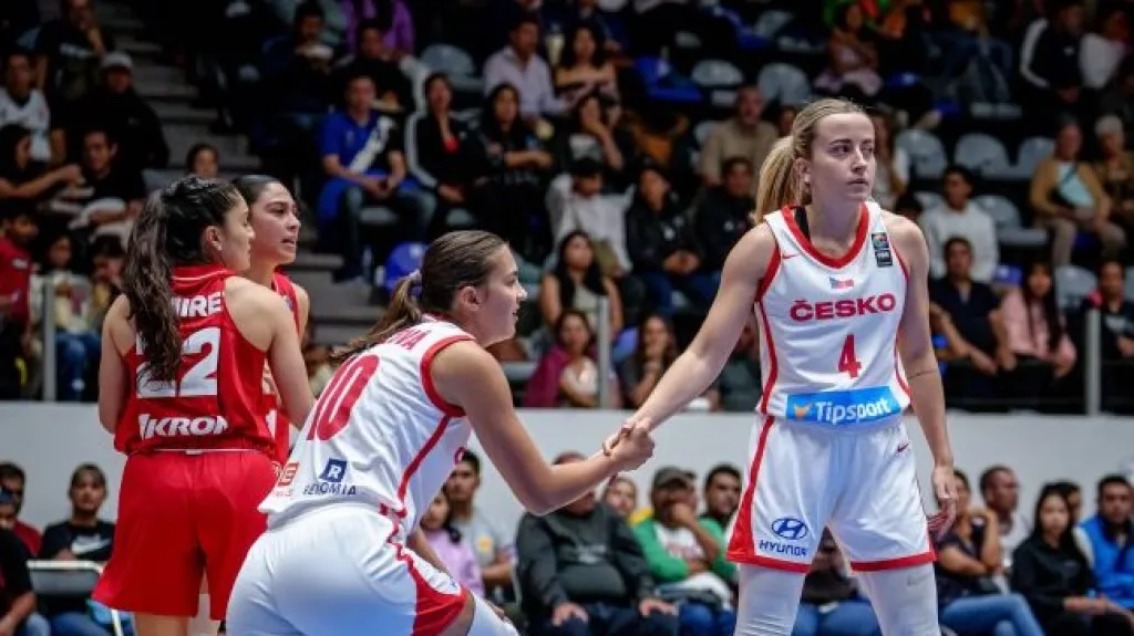 Eliška Hamzová a Gabriela Andělová 