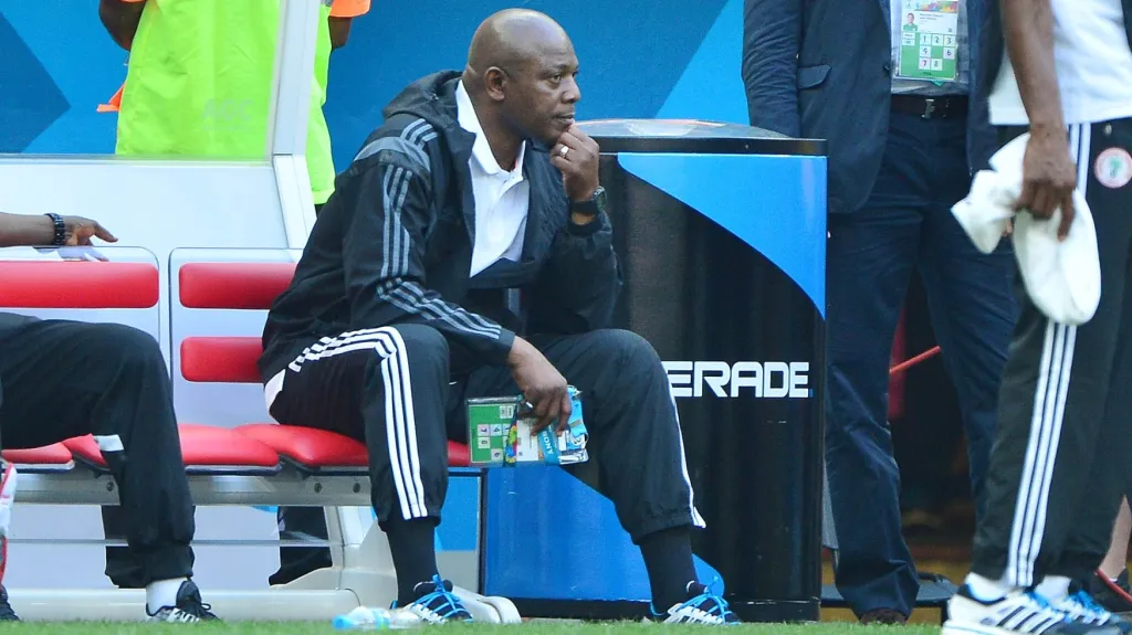 Zklamaný trenér Nigérie Stephen Keshi