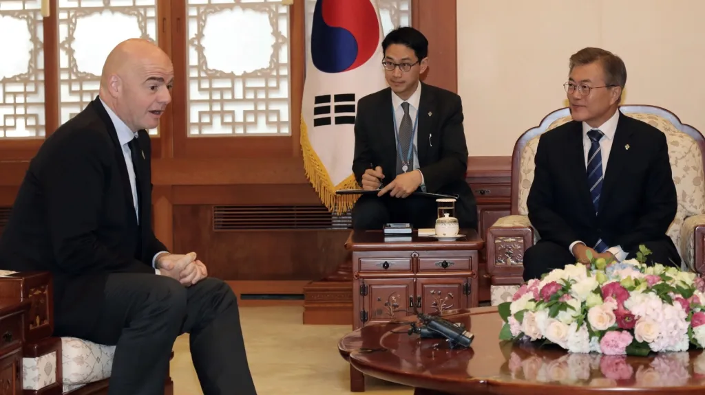 Gianni Infantino na setkání s Mun Če-inem