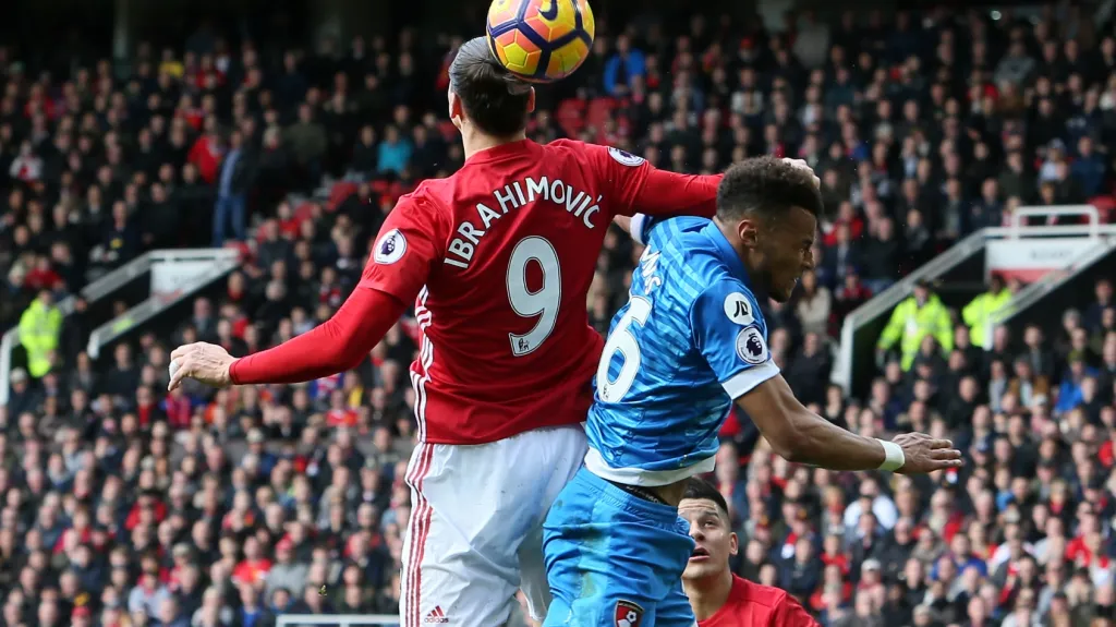 Zlatan Ibrahimovic a Tyron Mings