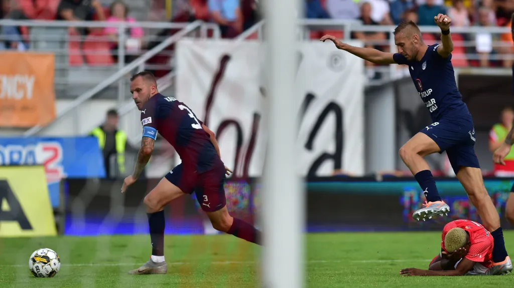 Michal Kadlec v akci