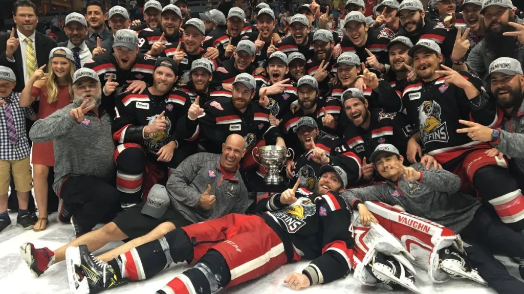 Hokejisté Grand Rapids slaví zisk Calder Cupu