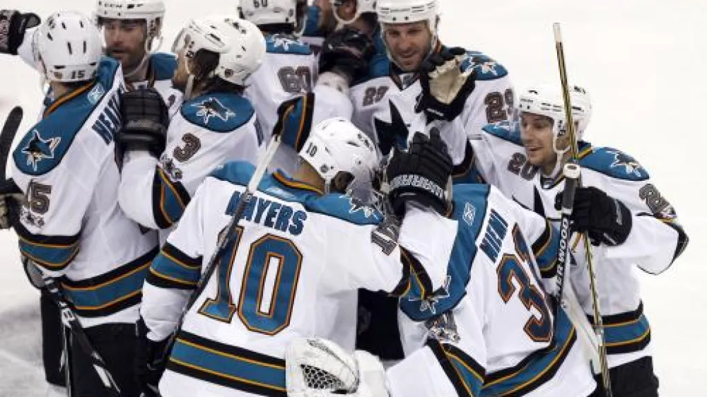 Hokejisté San Jose slaví postup