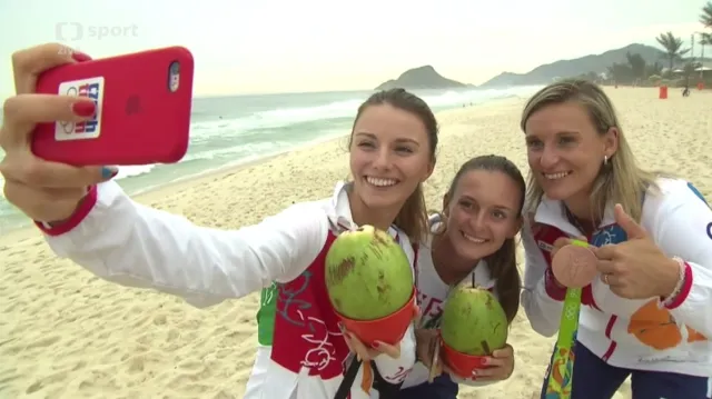 Čeští olympionici si ještě před odletem zašli na pláž