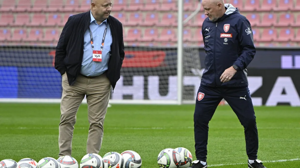 Petr Fousek bedlivě sleduje Ivana Haška