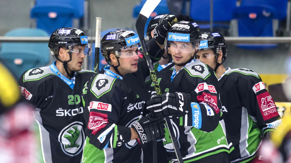 Radující se hokejisté Mladé Boleslavi