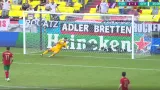 Gól v utkání Portugalsko - Německo: Dias vlastní - 1:1 (35. min)