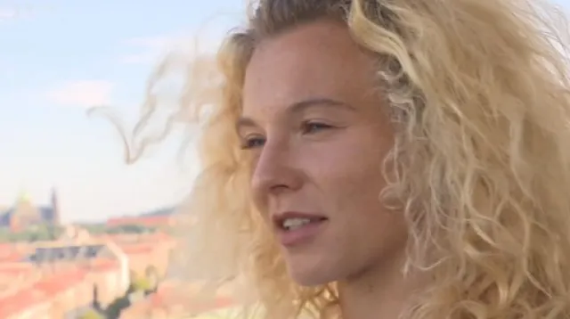 Siniaková už je s trofejí z Wimbledonu v Praze