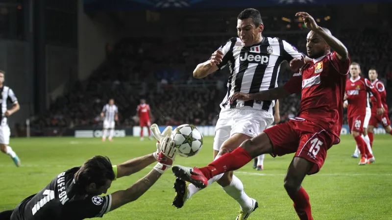 Utkání Nordsjaelland - Juventus