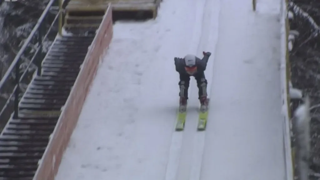 V Harrachově se už zase skáče