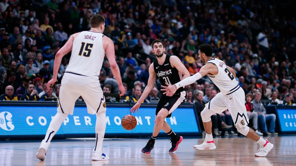 Tomáš Satoranský v utkání proti Denveru