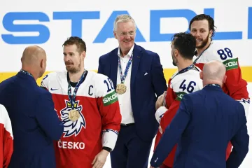 Kari Jalonen převzal bronzovou medaili