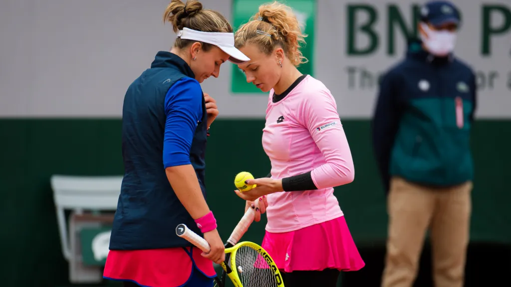 Barbora Krejčíková (vlevo) a Kateřina Siniaková