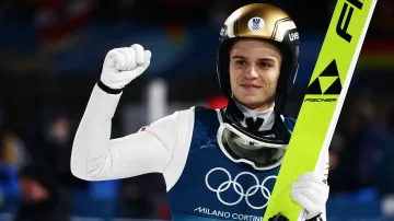 Skoky Rakušanů a závěr závodu supertýmů