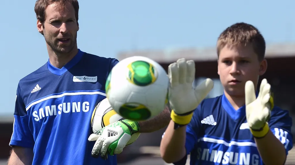 Petr Čech vede mladé talenty na letní škole