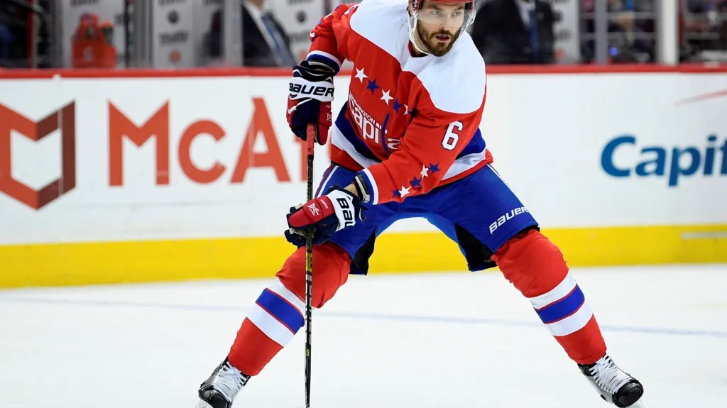 Obránce Michal Kempný v dresu Washingtonu