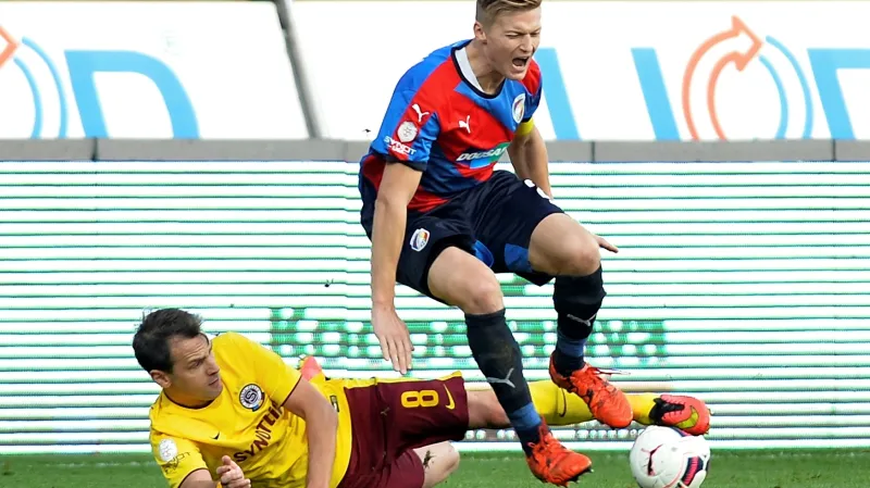 Procházka v souboji s Matějovským, po kterém svého soupeře inzultoval