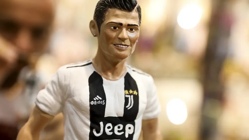 V Turíně už prodávají figurku Cristiana Ronalda v dresu Juventusu