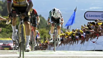 Nakonec z toho ale nic nebylo a Kämna finišoval po boku pátého Gerainta Thomase