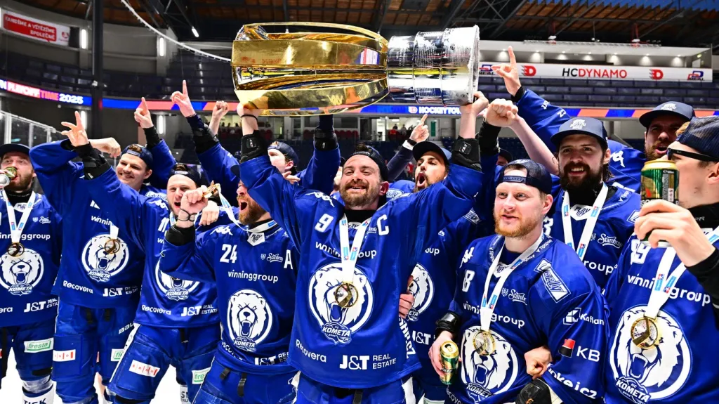 Hokejisté Komety Brno slaví extraligový titul