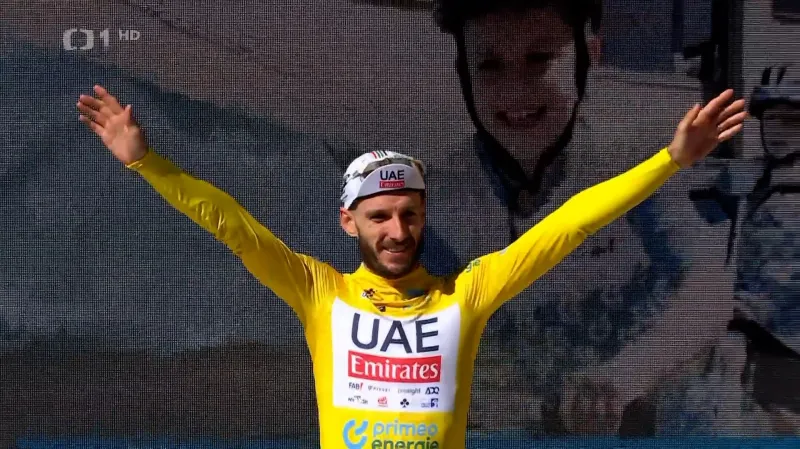 Yates zvládl horskou etapu nejlépe a dál vede Kolem Švýcarska