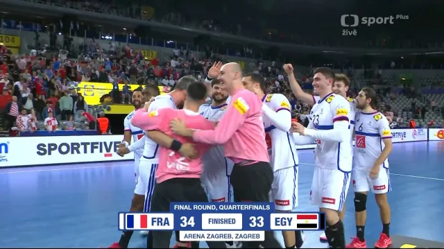 Francouzi postoupili do semifinále díky gólu v poslední sekundě