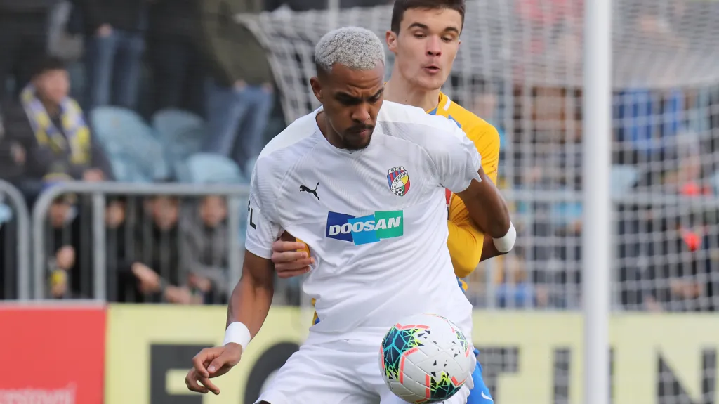 Jean-David Beauguel z Plzně v utkání v Opavě