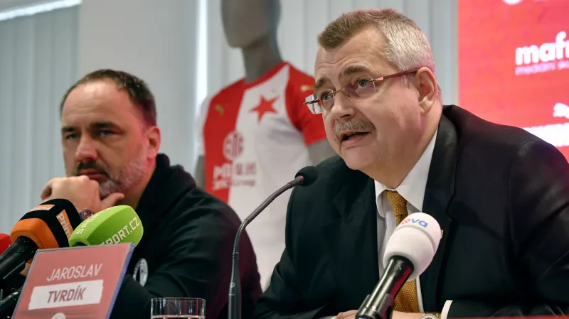 Trenér Jindřich Trpišovský (vlevo) a šéf Slavie Jaroslav Tvrdík