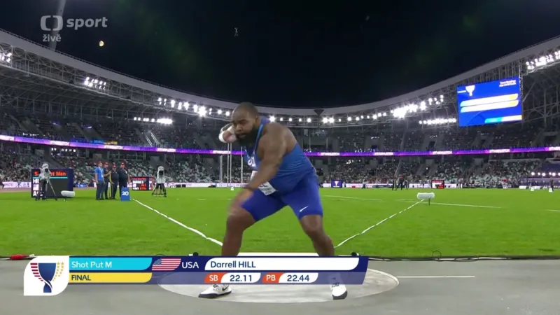 Koulař Hill vylepšuje letošní nejlepší výkon