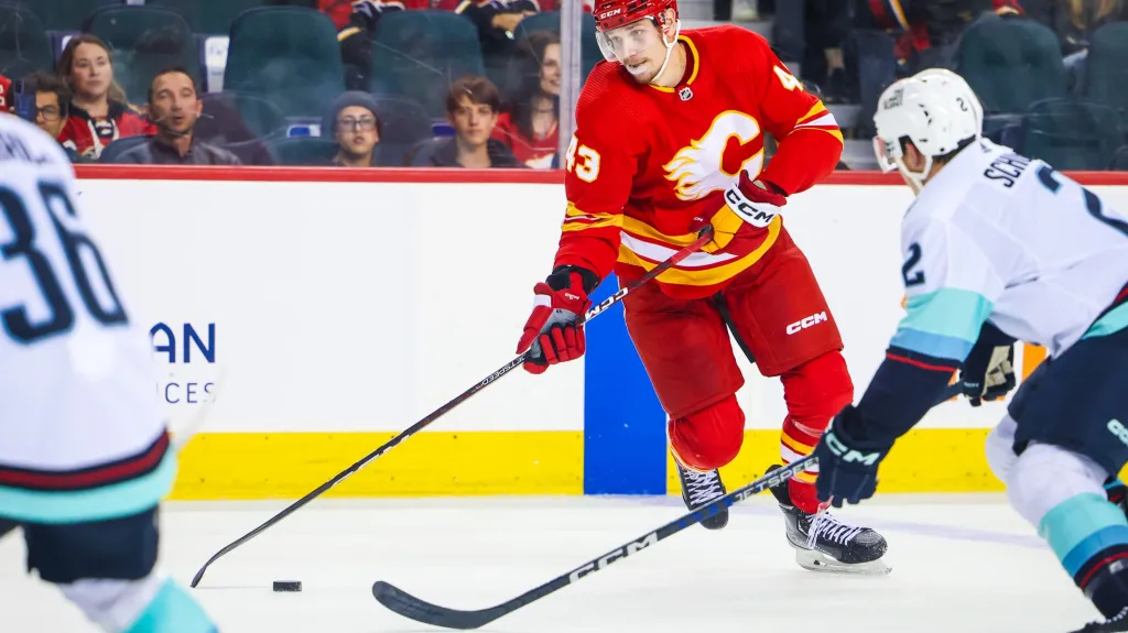 Adam Klapka v dresu Calgary