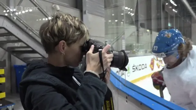 Zrychluje se nejen hokej. Novinářská práce v moderní době