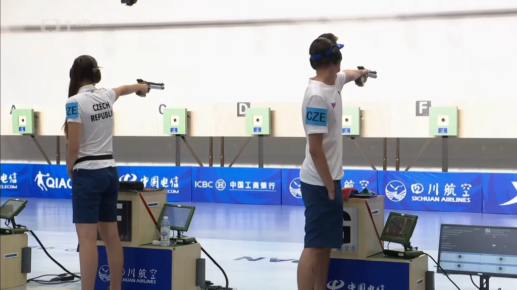 Sourozenci Schejbalovi získali stříbro v týmové vzduchové pistoli