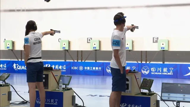 Sourozenci Schejbalovi získali stříbro v týmové vzduchové pistoli