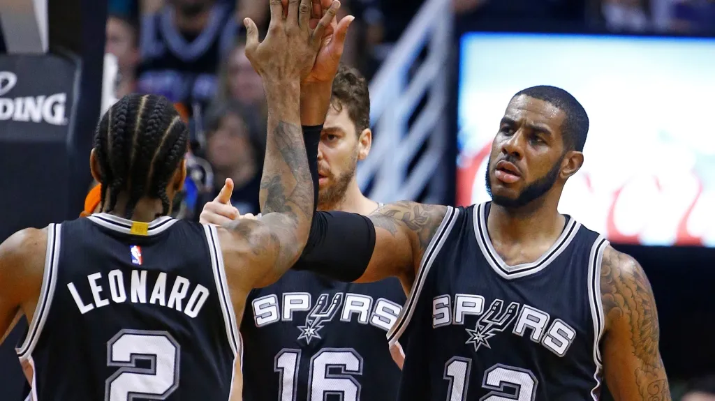 Radost basketbalistů San Antonia